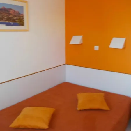 With One Bedroom In Agay Saint-raphael, With Wonderful Sea V Apartment Saint-Raphael (Var)